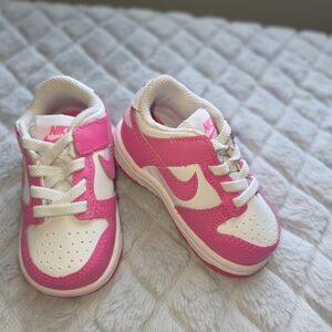 Nike Kids Sneakers in Pink and White